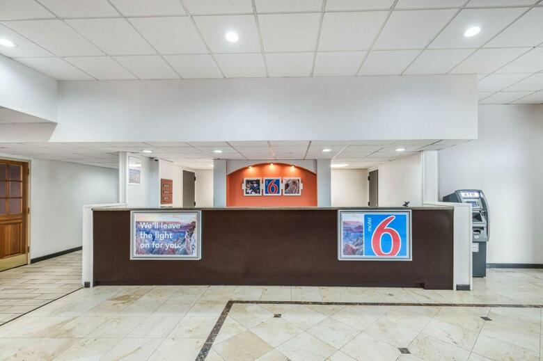 Hotel Motel 6 Henderson Tx