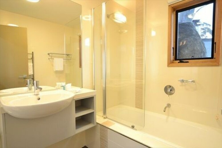 Hotel Novotel Lake Crackenback Resort & Spa