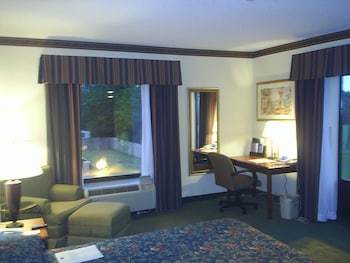 Holiday Inn Express Hotel & Suites Cleveland
