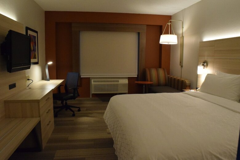Holiday Inn Express Hotel & Suites Rochester Webster