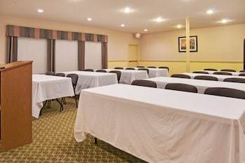Holiday Inn Express Hotel & Suites Livingston