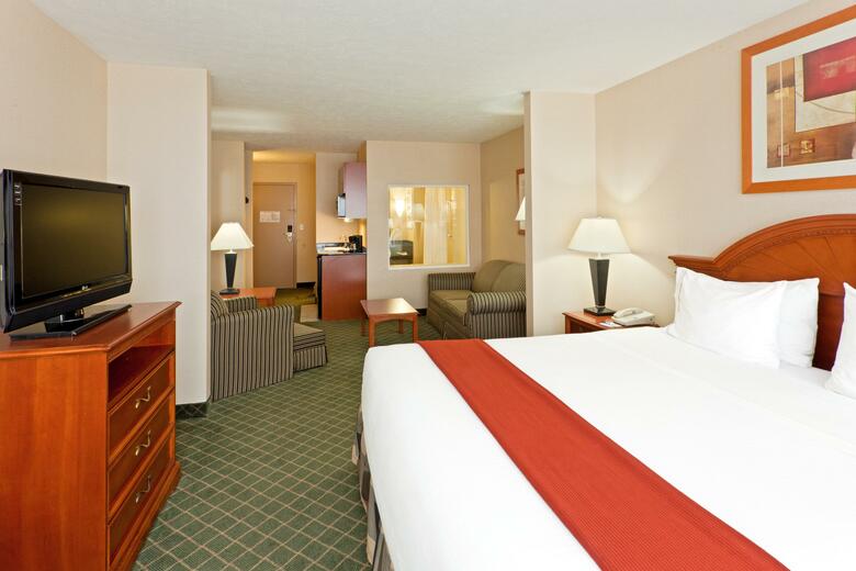 Holiday Inn Express Hotel & Suites Kent State University