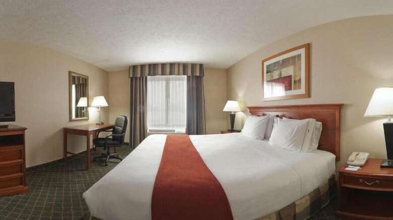 Holiday Inn Express Hotel & Suites Kent State University