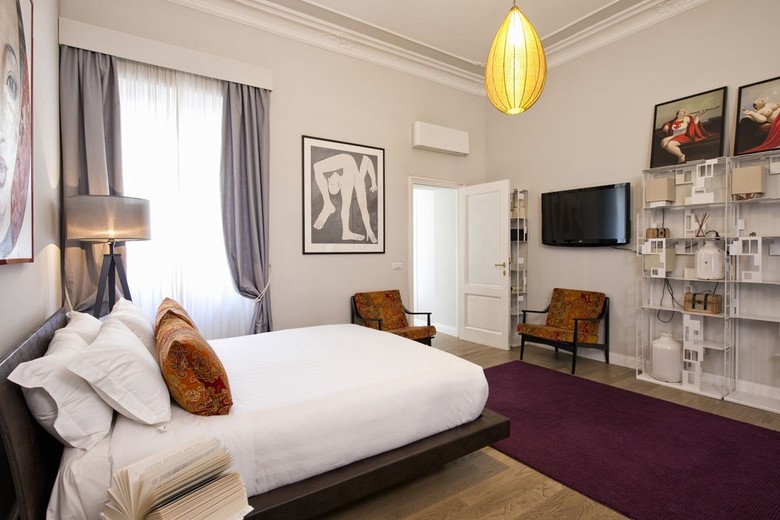 Hotel The Independent Suites