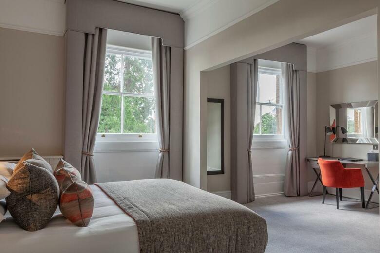 Oatlands Park Hotel