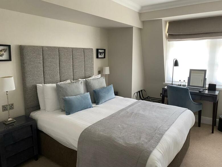Oatlands Park Hotel