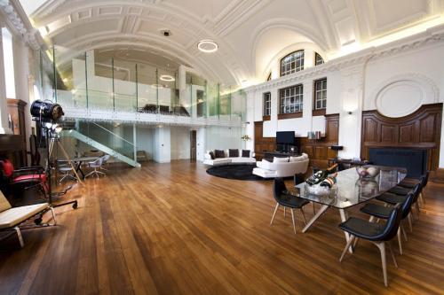 Town Hall Hotel & Apartments