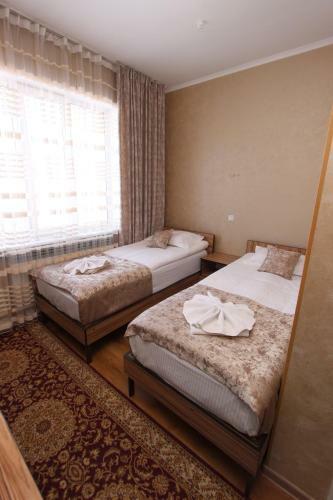 Hostal Madanur Hotel