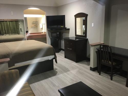 Hotel Regency Suites Bush Airport / Greenspoint