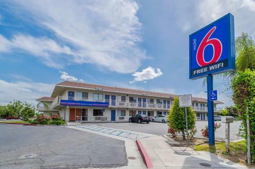 Hotel Motel 6 Bakersfield Airport