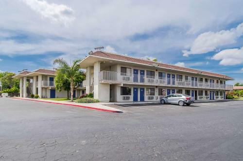 Hotel Motel 6 Bakersfield Airport