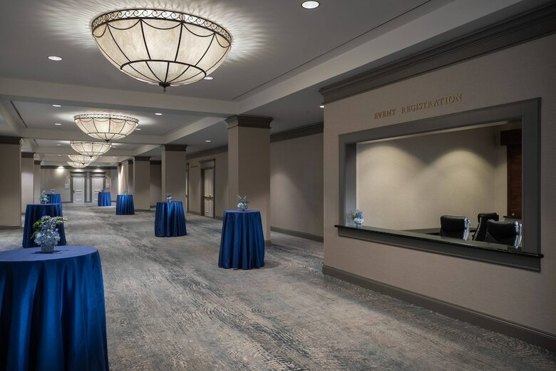 Renaissance St. Louis Grand & Suites Hotel