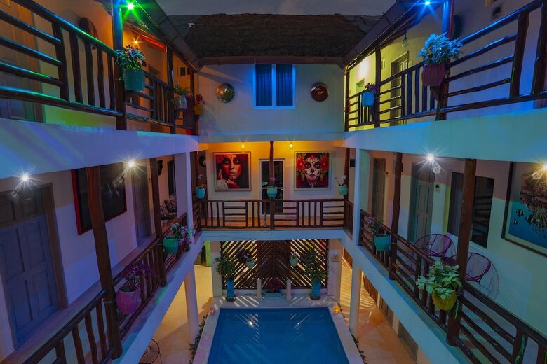 Mestizo Gallery Hotel