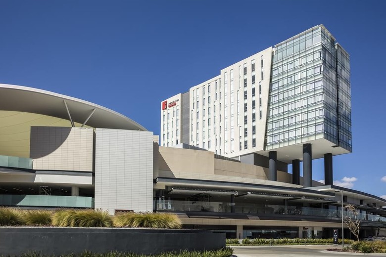 Hotel Fiesta Inn Express Quer�taro Constituyentes