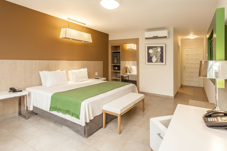 Hotel NH Hait� El Rancho
