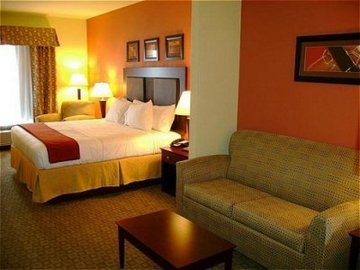 Holiday Inn Express Hotel & Suites Alexandria