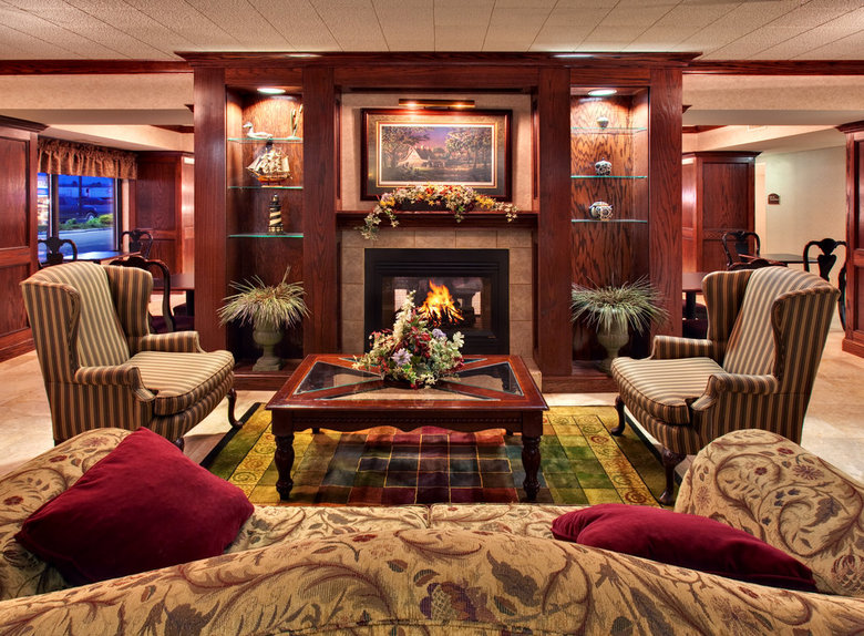Holiday Inn Express Hotel & Suites Watertown