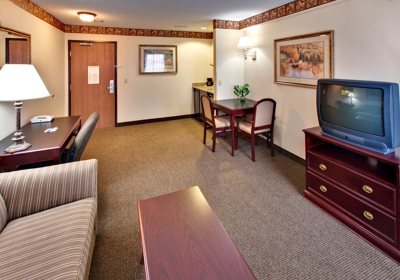 Holiday Inn Express Hotel & Suites Watertown