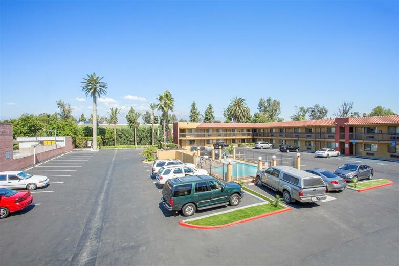 Hotel Super 8 By Wyndham Upland Ontario Ca