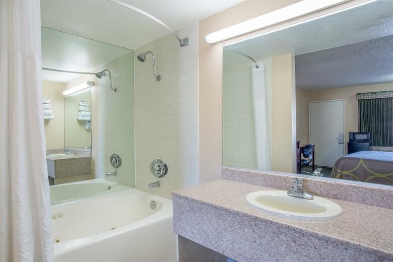 Hotel Super 8 By Wyndham Upland Ontario Ca