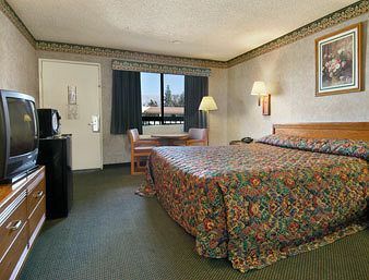 Hotel Super 8 By Wyndham Upland Ontario Ca