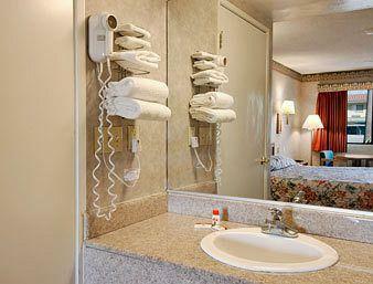 Hotel Super 8 By Wyndham Upland Ontario Ca