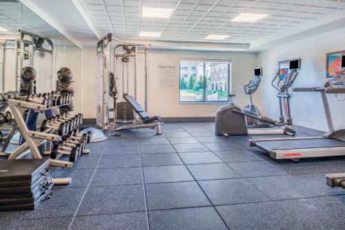 Holiday Inn Express Hotel & Suites Bismarck