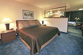 Hotel Shilo Inn Airport