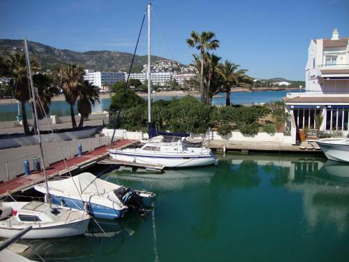 Apartamentos El Puerto 3000