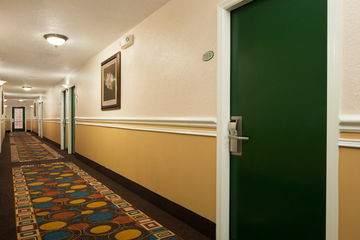 Ramada Limited Chattanooga Hot