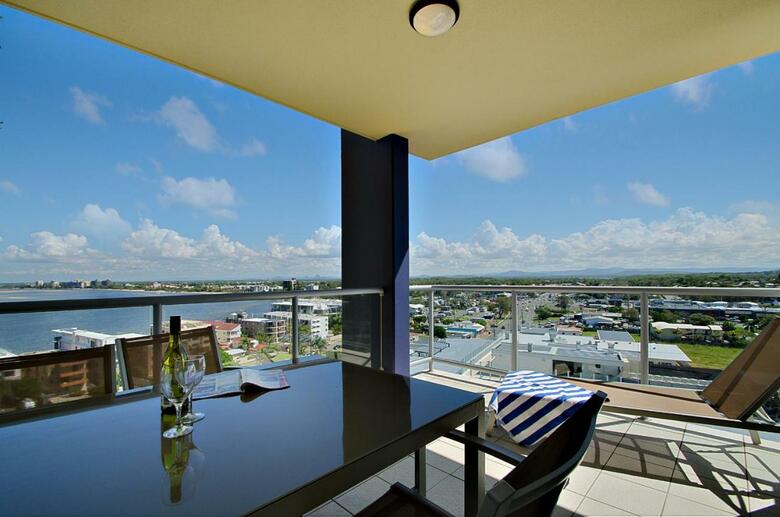 Hotel Pumicestone Blue