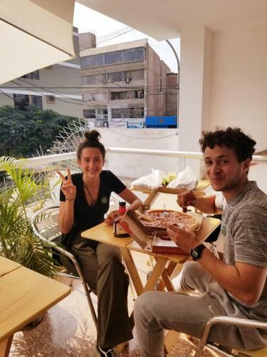 Hostal Malu House For Travelers And Backpackers