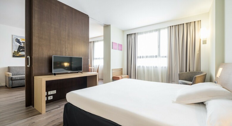 Hotel Ilunion Valencia 4