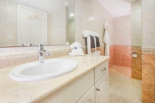 Apartamento El Cantil Condos By Rentals Your Way