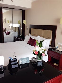 Poly White Rose Hotel