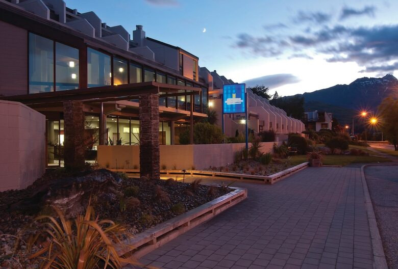 Copthorne Hotel & Apartments Queenstown Lakeview