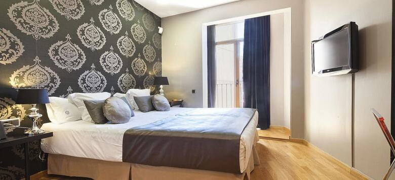 Apartamentos Splendom Suites