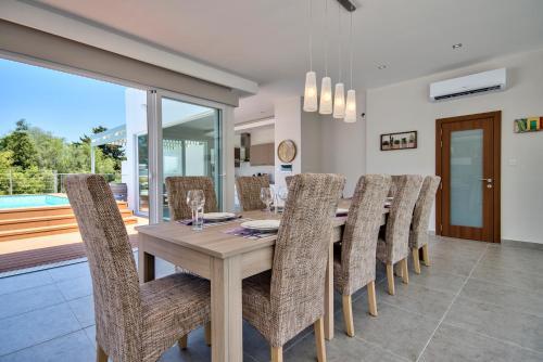 Carob Hills - Villa Blu