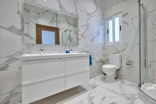 Carob Hills - Villa Blu
