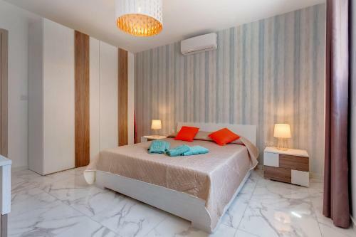 Luxury 2 Bedroom Apartment By The Sea