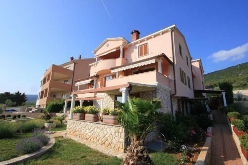 Apartment Cres 7985c