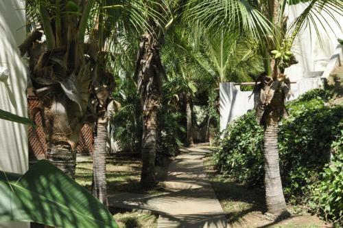 Tropical Gardens Suites And Apartments