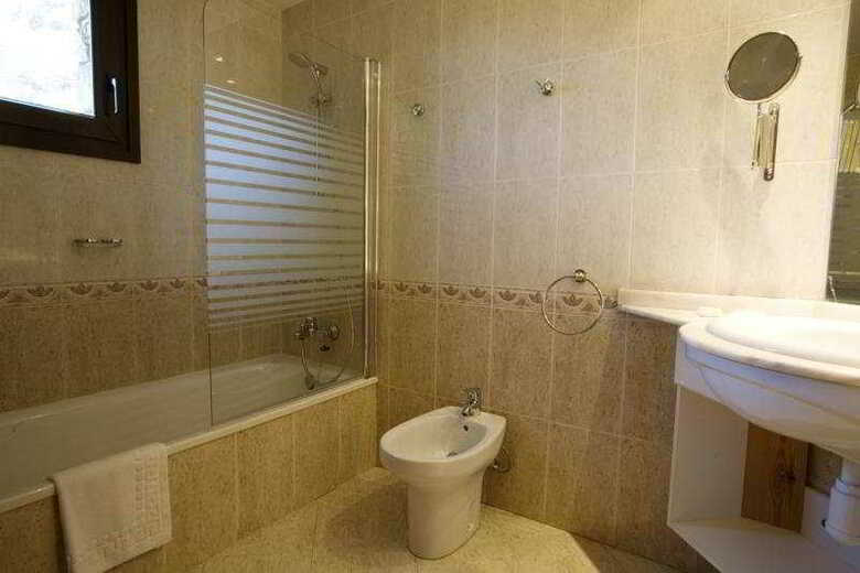 Hotel Aj Niunit