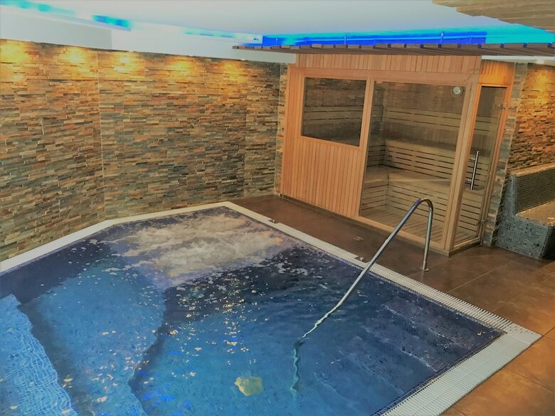 Hotel Aj Niunit