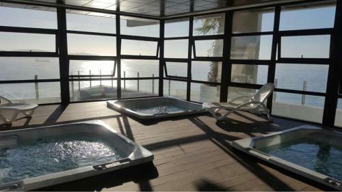 Apartamentos De Lujo Borde Mar Y Spa