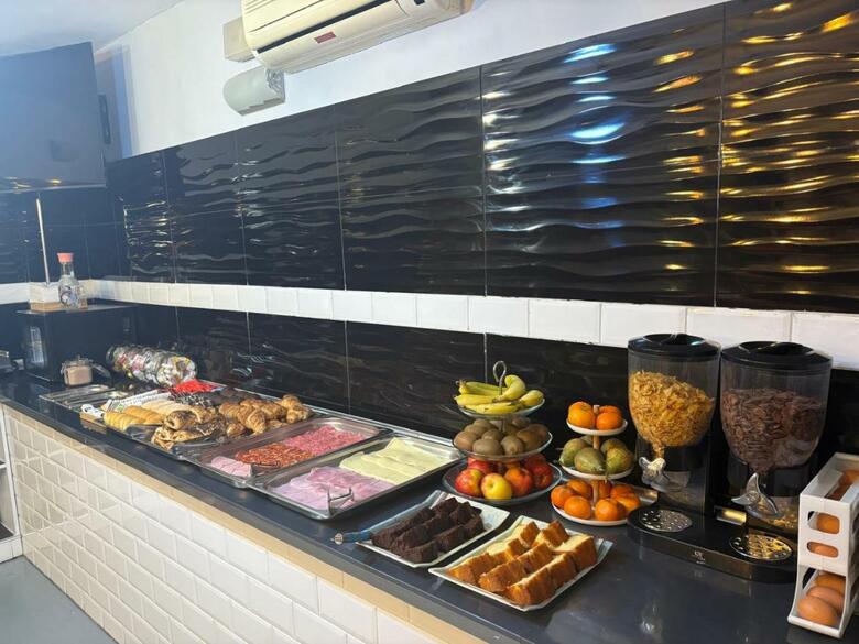 Hotel Azcona