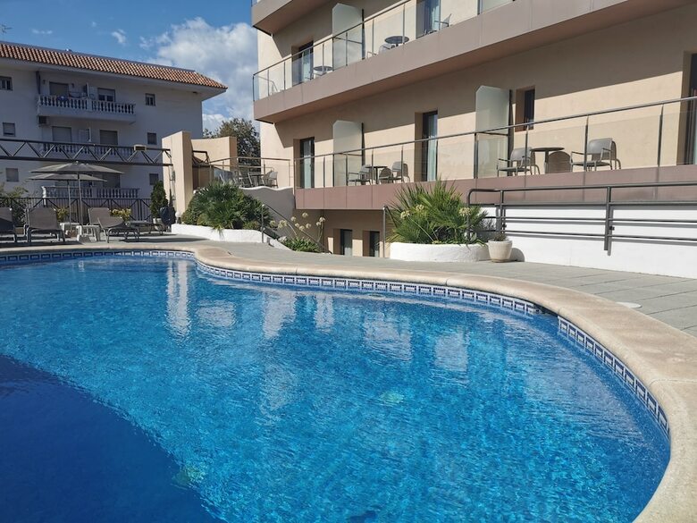 Hotel Petit Palau S�lo Adultos