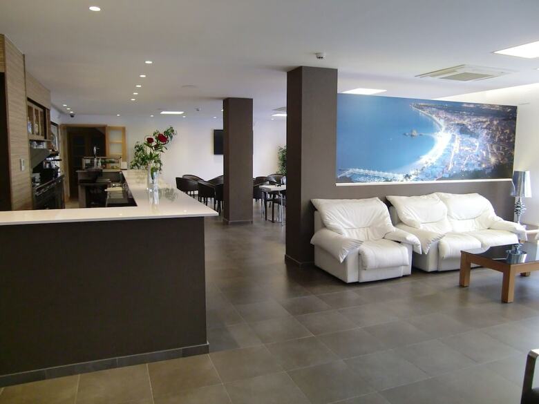 Hotel Petit Palau S�lo Adultos