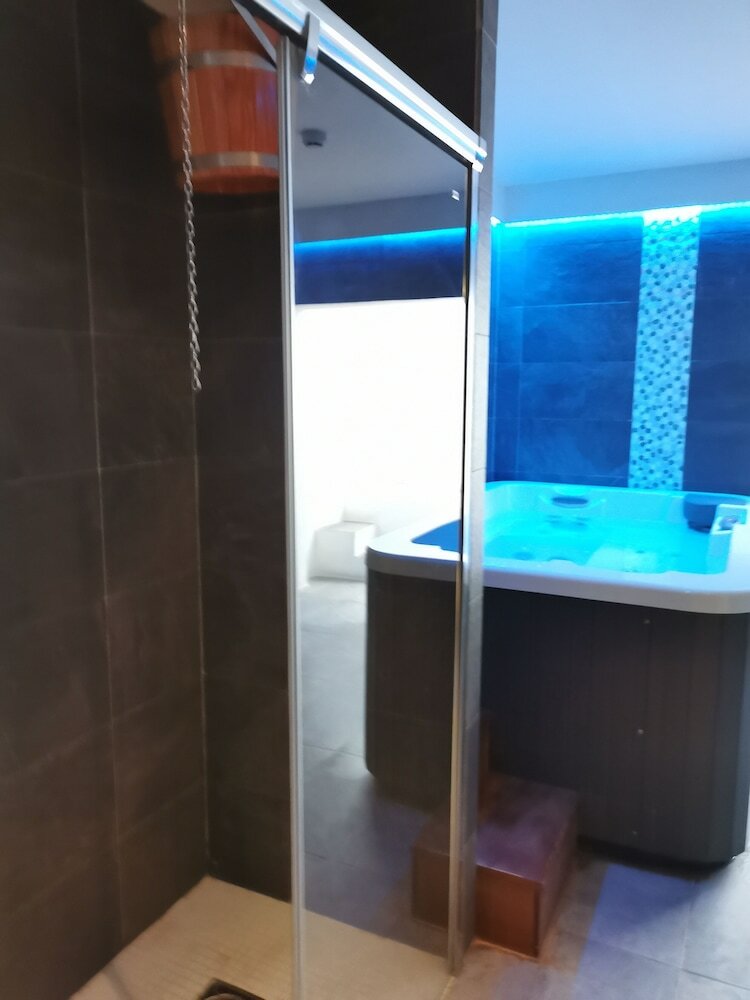 Hotel Petit Palau S�lo Adultos