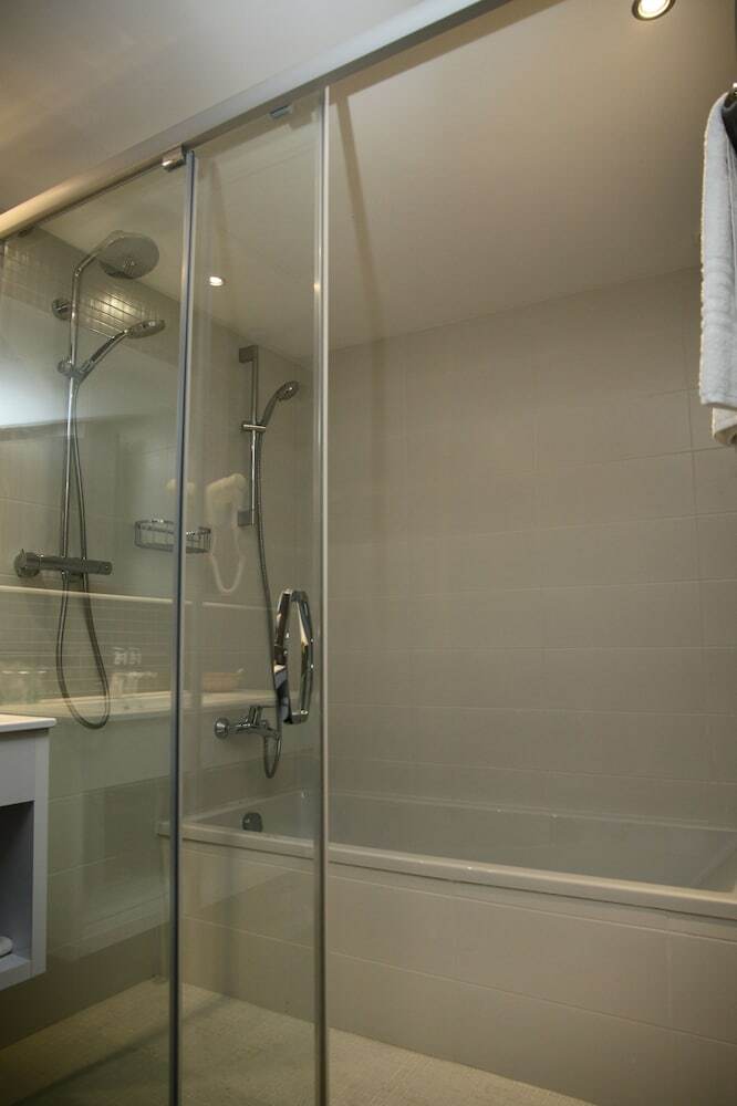 Hotel Petit Palau S�lo Adultos